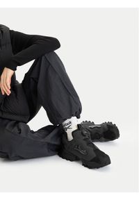 Reebok Sneakersy EO-INSTAPUMP FURY 94 WINTER 100230812 Czarny. Kolor: czarny. Materiał: materiał #1