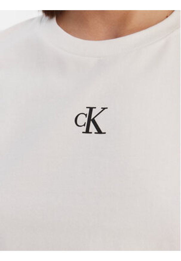Calvin Klein Jeans T-Shirt LV047AB213 Biały Regular Fit. Kolor: biały. Materiał: bawełna
