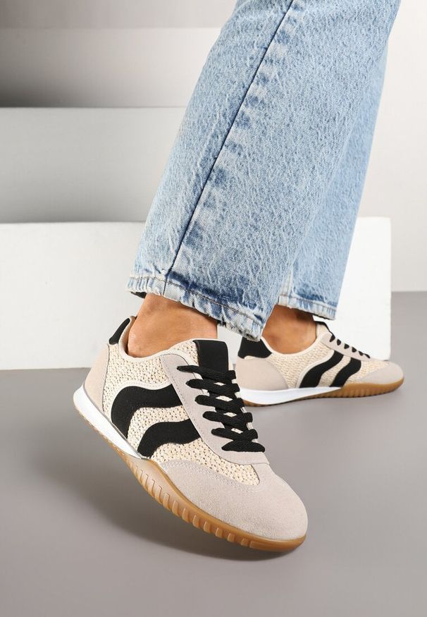 Born2be - Beżowo-Czarne Sneakersy Ozdobione Plecionką z Rafii Wiloria. Okazja: na co dzień. Kolor: beżowy. Materiał: jeans. Wzór: aplikacja
