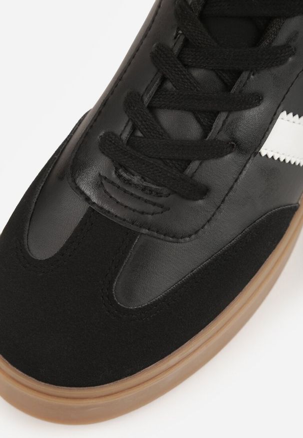 Renee - Czarne Sneakersy Tenisówki Ozdobione Paskami Sovresia. Okazja: na co dzień. Zapięcie: pasek. Kolor: czarny. Wzór: aplikacja