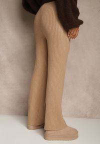 Renee - Beżowe Szerokie Spodnie z Wełną High Waist z Prążkowanego Materiału Reinna. Okazja: na co dzień. Stan: podwyższony. Kolor: beżowy. Materiał: prążkowany, wełna, materiał. Styl: casual #4