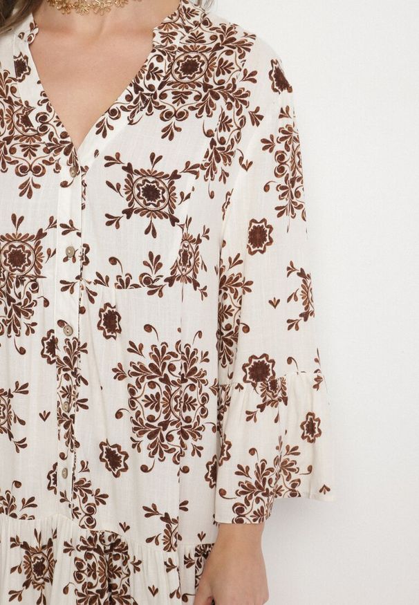 Born2be - Brązowa Wiskozowa Sukienka z Geometrycznym Wzorem Filavara. Okazja: na co dzień. Kolor: brązowy. Materiał: wiskoza. Wzór: geometria. Typ sukienki: proste. Styl: casual, klasyczny