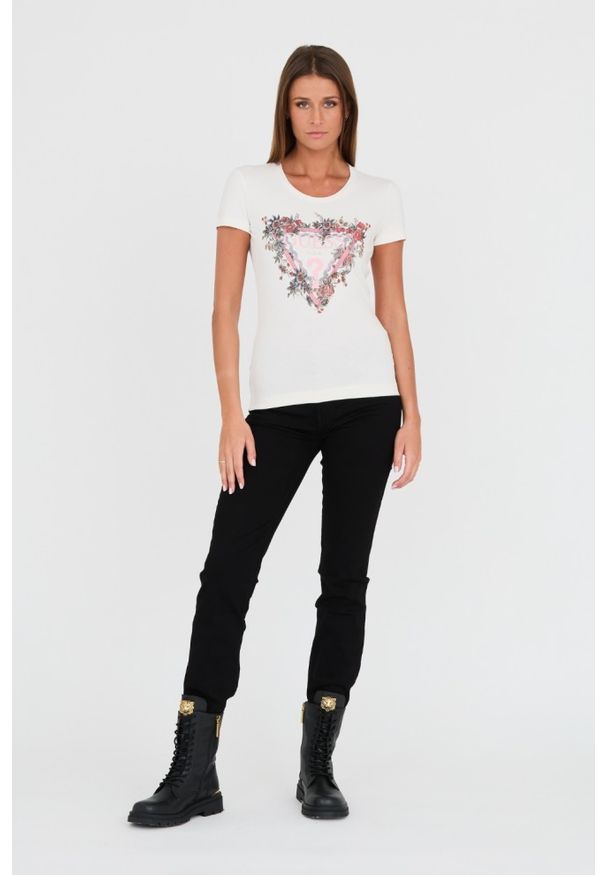 Guess - GUESS Biały damski t-shirt bawełniany z logo, Rozmiar XS. Kolor: biały. Materiał: bawełna. Wzór: nadruk