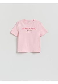 Reserved - T-shirt z nadrukiem - pastelowy róż. Kolor: różowy. Materiał: bawełna. Wzór: nadruk