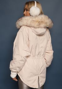 Renee - Beżowa Kurtka Parka Oversize z Futerkiem Horelle. Kolor: beżowy. Materiał: futro. Długość rękawa: długi rękaw. Długość: długie. Wzór: aplikacja, gładki, jednolity. Sezon: zima, jesień. Styl: klasyczny #5