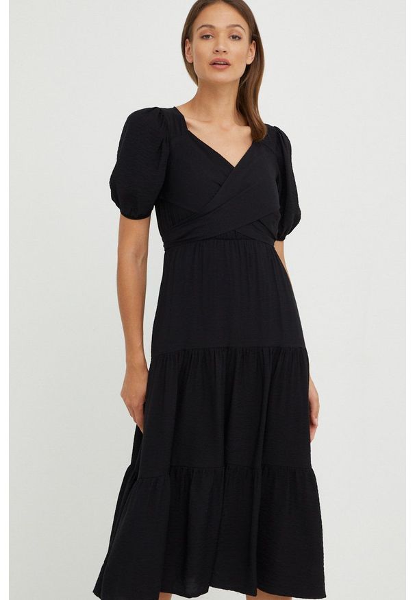 Answear Lab sukienka kolor czarny midi rozkloszowana. Kolor: czarny. Typ sukienki: rozkloszowane. Styl: wakacyjny. Długość: midi