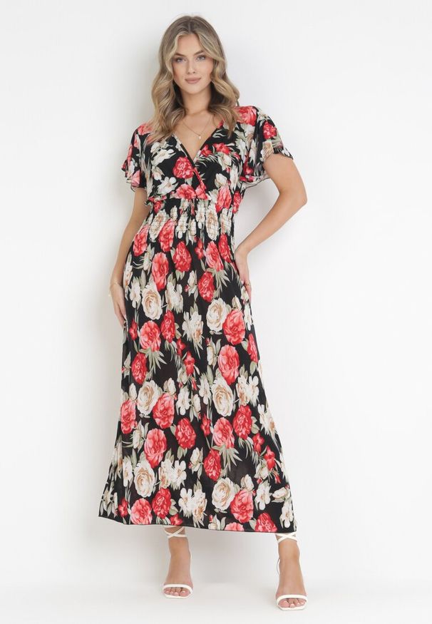 Born2be - Czarno-Czerwona Rozkloszowana Sukienka Maxi z Kopertowym Dekoltem i Marszczoną Gumką w Pasie Saera. Typ kołnierza: dekolt kopertowy, kołnierz z falbankami. Kolor: czerwony. Długość rękawa: krótki rękaw. Typ sukienki: kopertowe. Długość: maxi