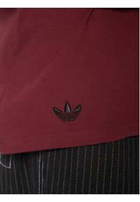 Adidas - adidas T-Shirt Neuclassics JC9934 Czerwony Regular Fit. Kolor: czerwony. Materiał: bawełna