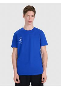 4f - 4F T-shirt regular z nadrukiem męski - niebieski S. Okazja: na co dzień. Kolor: niebieski. Materiał: bawełna, materiał, jersey. Długość rękawa: krótki rękaw. Długość: krótkie. Wzór: nadruk. Styl: klasyczny, casual, sportowy #1