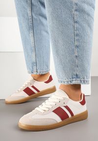 Born2be - Beżowo-Bordowe Sneakersy Tenisówki z Ozdobnymi Paskami Nelidi. Okazja: na co dzień, na spacer. Zapięcie: pasek. Kolor: beżowy. Materiał: jeans. Obcas: na obcasie. Wysokość obcasa: niski. Sport: turystyka piesza #5