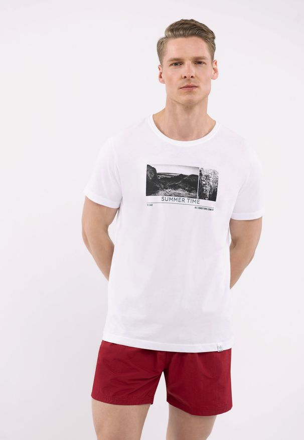 Volcano - Szorty plażowe, Regular Fit, P-MAXIN. Kolor: czerwony. Materiał: materiał, poliamid