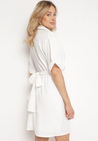 Born2be - Biała Sukienka Menelous. Kolor: biały. Typ sukienki: kopertowe, koszulowe. Styl: elegancki. Długość: mini #4