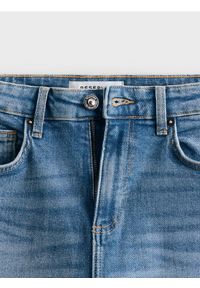 Reserved - Jeansy straight - niebieski. Kolor: niebieski