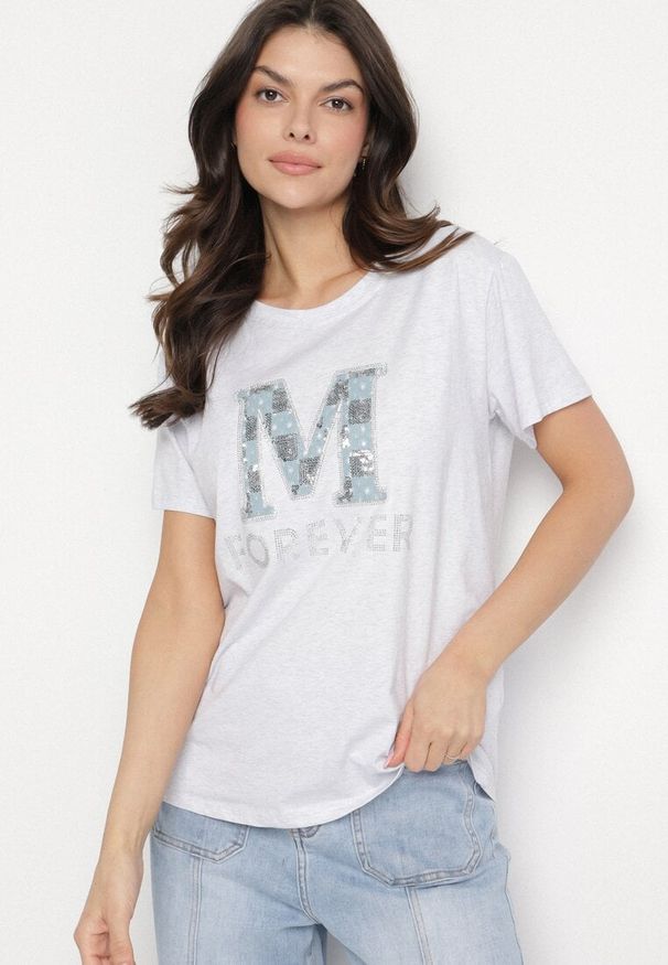 Born2be - Jasnoszary T-shirt z Bawełny Ozdobiony Napisem i Cyrkoniami Olireth. Okazja: na co dzień. Kolor: szary. Materiał: bawełna. Wzór: aplikacja, napisy. Styl: elegancki, casual