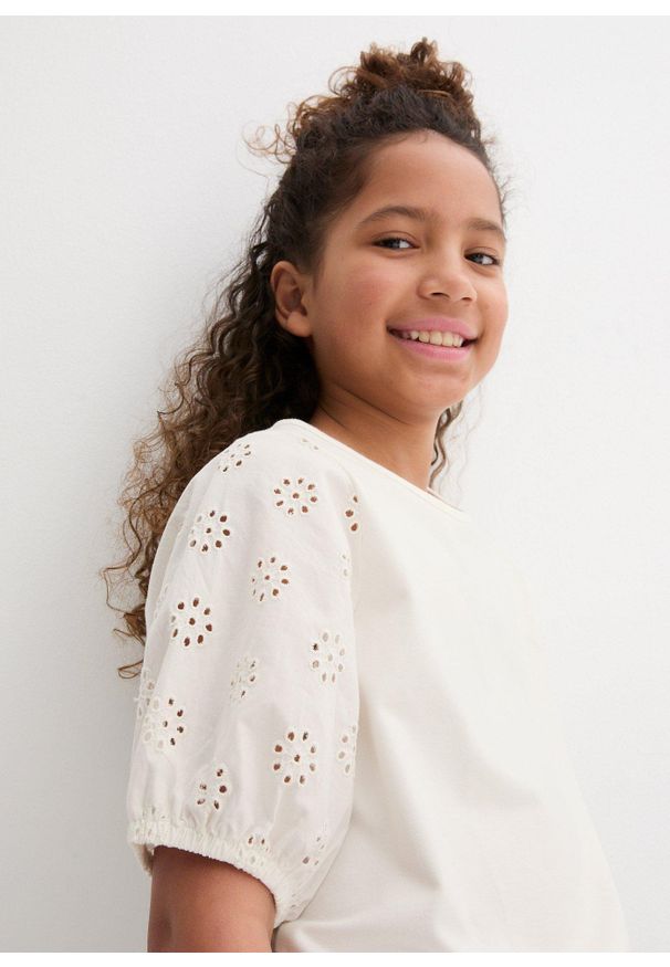 bonprix - Shirt dziewczęcy z dżerseju z bawełny organicznej. Kolor: biały. Materiał: jersey, bawełna. Wzór: ażurowy