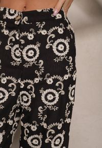 Renee - Czarne Spodnie o Szerokim Kroju High Waist Ozdobione Haftem Issedi. Okazja: na co dzień. Stan: podwyższony. Kolor: czarny. Wzór: haft, aplikacja. Styl: casual #3