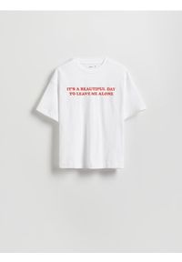 Reserved - T-shirt z nadrukiem - biały. Kolor: biały. Materiał: bawełna, dzianina. Wzór: nadruk