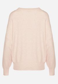 Born2be - Jasnoróżowy Sweter z Dekoltem w V z Domieszką Kaszmiru Mariara. Okazja: na co dzień. Typ kołnierza: dekolt w kształcie V. Kolor: różowy. Materiał: kaszmir. Wzór: bez wzorów. Styl: casual #7