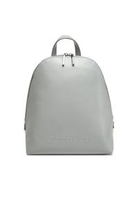 Calvin Klein Plecak Embossed Calvin Round Backpack K60K613185 Szary. Kolor: szary. Materiał: skóra