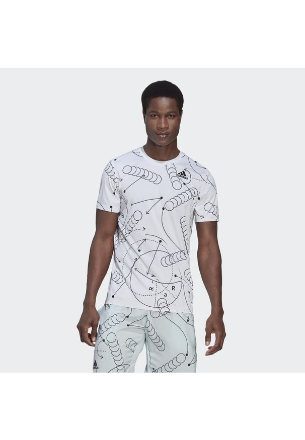 Adidas - Koszulka klubu tenisowego z nadrukiem adidas. Kolor: biały. Wzór: nadruk. Sport: tenis