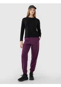 4f - 4F Spodnie dresowe joggery damskie - fioletowe XXL. Kolor: fioletowy. Materiał: dresówka. Wzór: gładki, ze splotem