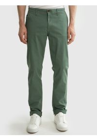 Big-Star - Spodnie chinosy męskie zielone Hektor 303. Kolor: zielony. Wzór: moro. Styl: wizytowy, klasyczny, elegancki, militarny