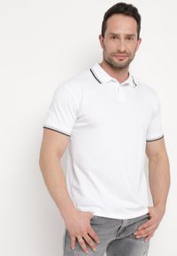 Born2be - Biała Koszulka o Fasonie Polo z Guzikami Timarie. Okazja: na spotkanie biznesowe. Typ kołnierza: polo. Kolor: biały. Materiał: dresówka. Styl: klasyczny, biznesowy, elegancki #7