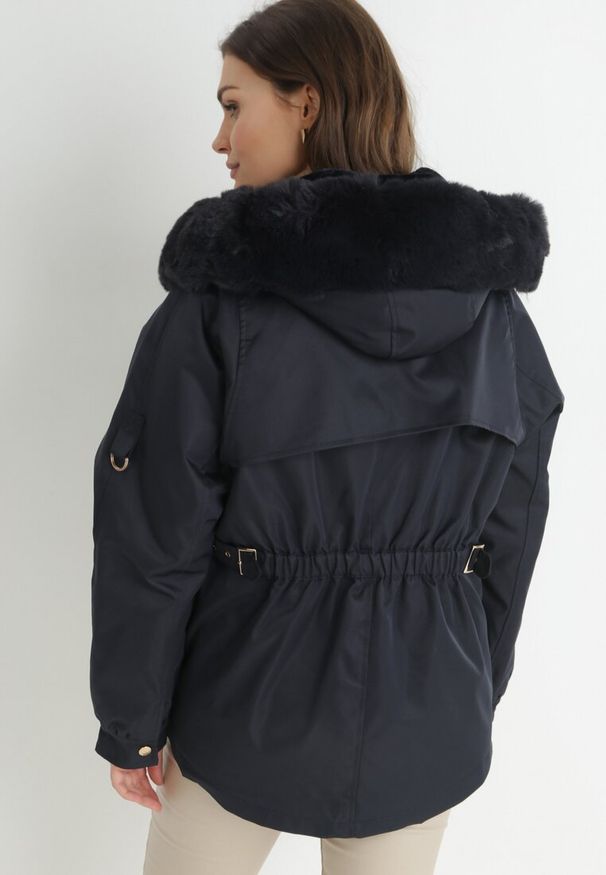 Born2be - Granatowa Kurtka Nylonowa Parka z Odpinanym Futerkiem Beaten. Kolor: niebieski. Materiał: futro, nylon. Wzór: aplikacja, paski