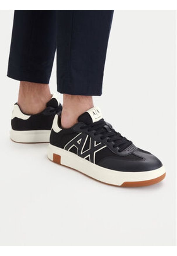 Armani Exchange Sneakersy XM002687 AF22775 MZ752 Granatowy. Kolor: niebieski. Materiał: skóra