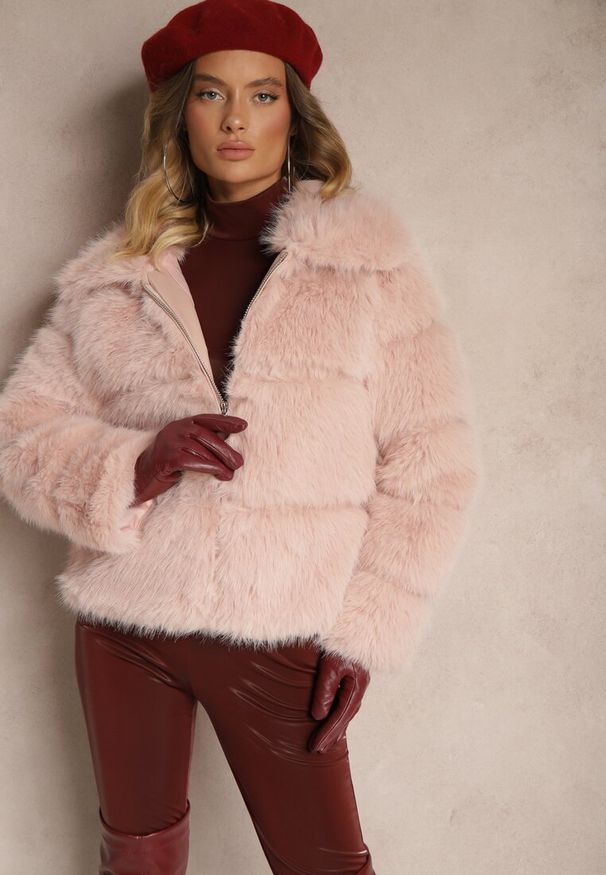 Renee - Różowa Pikowana Kurtka Futrzana z Eleganckim Kołnierzem Sinadrea. Kolor: różowy. Materiał: futro. Sezon: zima. Styl: elegancki