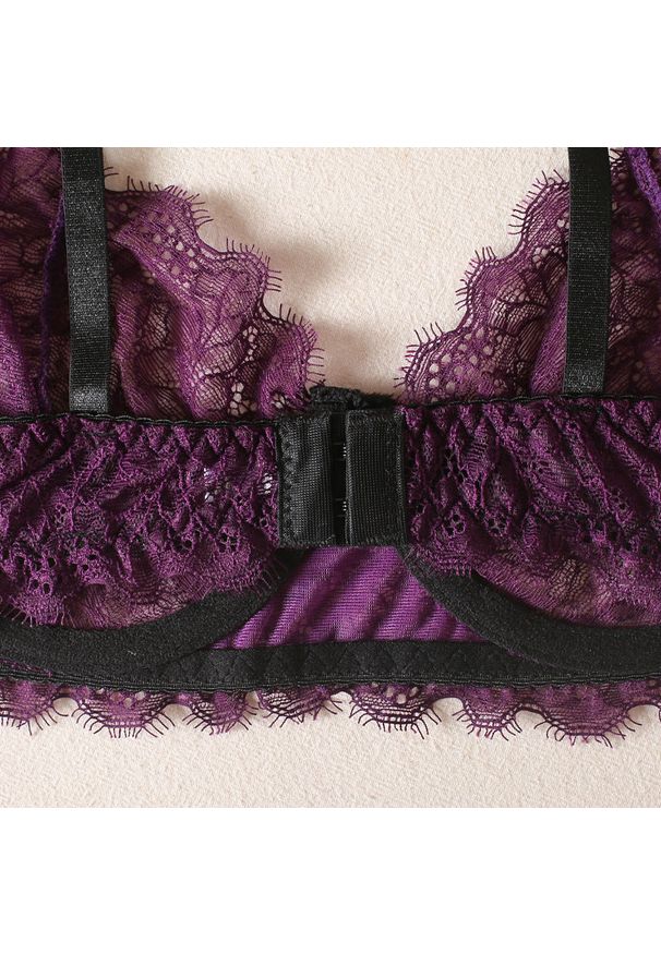 Intica - Zestaw bielizny koronkowej na specjalne okazje Annarosa. Kolor: fioletowy. Materiał: koronka