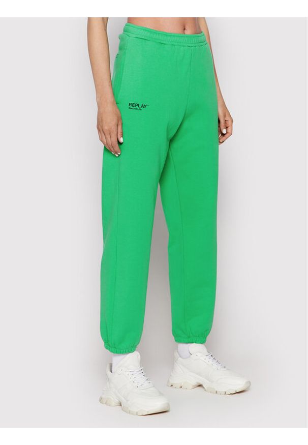 Replay Spodnie dresowe W8594 .000.23040P Zielony Regular Fit. Kolor: zielony. Materiał: bawełna