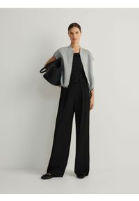Reserved - Szerokie spodnie z wiskozą - czarny. Kolor: czarny. Materiał: wiskoza