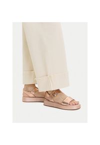 Sandały Clarks. Kolor: złoty