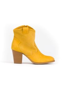 Zapato - dziurkowane kowbojki - skóra naturalna - model 470 - kolor żółty (41). Kolor: żółty. Materiał: skóra #1