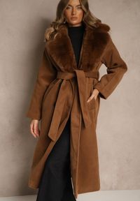 Renee - Brązowy Dwurzędowy Płaszcz Elegancki z Futrzanym Kołnierzem i Paskiem Ezanttia. Okazja: na co dzień. Kolor: brązowy. Materiał: futro. Długość rękawa: długi rękaw. Długość: długie. Sezon: zima, jesień. Styl: elegancki