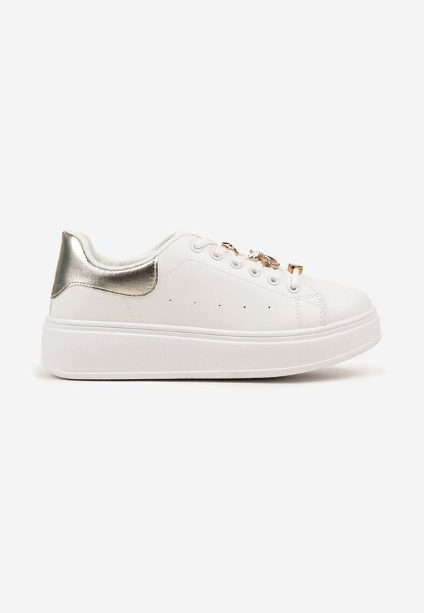 Renee - Biało-Złote Sneakersy na Platformie Wykończone Cyrkoniowymi Aplikacjami Vliorina. Nosek buta: okrągły. Zapięcie: sznurówki. Kolor: biały. Materiał: materiał. Wzór: aplikacja. Obcas: na platformie. Wysokość obcasa: niski