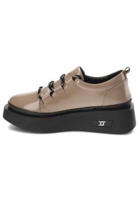 Beżowe Sneakersy Artiker Stylowe Skórzane Obuwie Damskie. Okazja: na spacer, na co dzień. Kolor: beżowy. Materiał: skóra. Sport: turystyka piesza #4