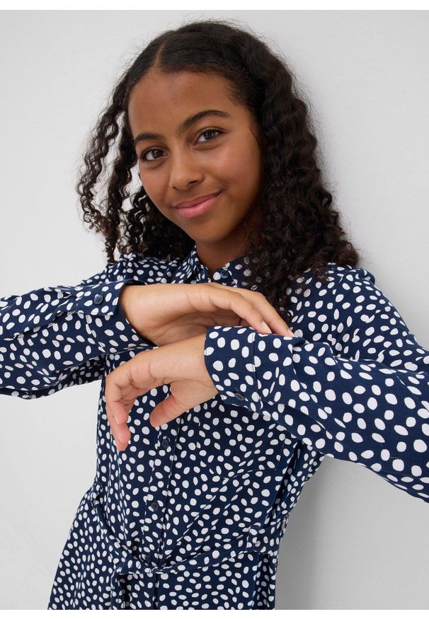 bonprix - Sukienka szmizjerka z lejącej wiskozy. Kolor: niebieski. Materiał: wiskoza. Długość rękawa: długi rękaw. Typ sukienki: szmizjerki