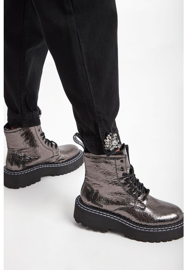 Twinset Milano - JEANSY TWINSET ACTITUDE. Wzór: aplikacja