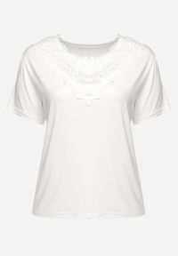 Born2be - Biały Klasyczny T-shirt z Koronką przy Dekolcie Fioma. Okazja: na spotkanie biznesowe. Kolor: biały. Materiał: koronka. Wzór: koronka. Styl: klasyczny
