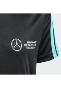 Adidas - Koszulka Mercedes - Amg Petronas Formula One Team Dna. Kolor: czarny, biały, wielokolorowy. Materiał: materiał. Sport: joga i pilates