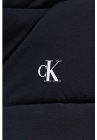 Calvin Klein Jeans kurtka damska kolor czarny zimowa. Okazja: na co dzień. Typ kołnierza: kaptur. Kolor: czarny. Materiał: poliamid. Sezon: zima. Styl: casual
