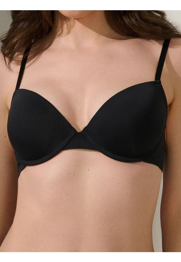 Sinsay - Biustonosz push-up - czarny. Kolor: czarny. Rodzaj stanika: push-up