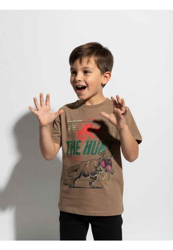 Sinsay - Koszulka z nadrukiem na plecach Jurassic World - brązowy. Kolor: brązowy. Wzór: nadruk