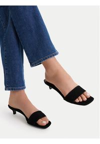 Gino Rossi - GINO ROSSI Klapki EO-V2229-111-5 Czarny. Kolor: czarny. Materiał: zamsz, skóra #4