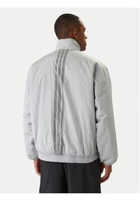 Adidas - adidas Kurtka przejściowa Moon Boot JM8923 Szary Loose Fit. Kolor: szary. Materiał: syntetyk #3