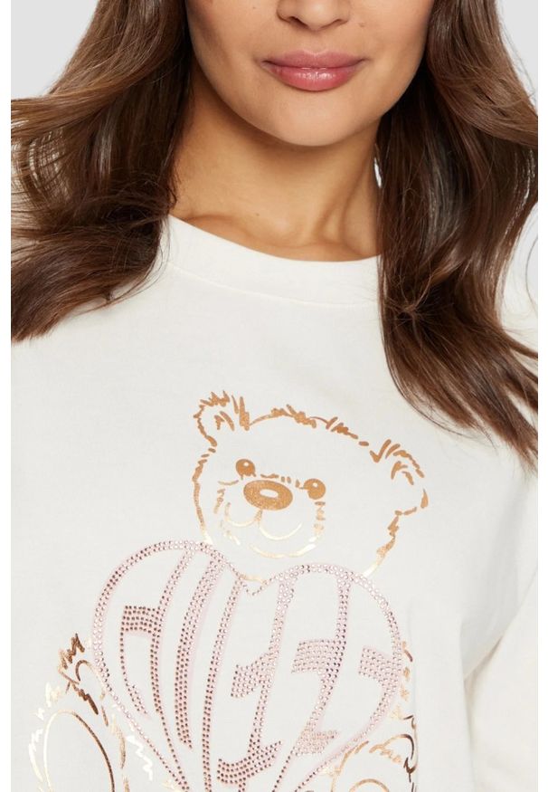 Guess - GUESS Beżowy t-shirt damski Bear Boxy. Kolor: beżowy