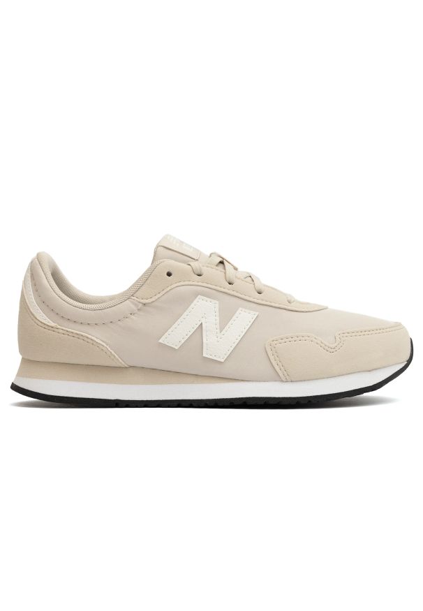 Buty dziecięce New Balance GC323AC – beżowe. Okazja: na uczelnię, na co dzień. Kolor: beżowy. Materiał: syntetyk, materiał. Szerokość cholewki: normalna