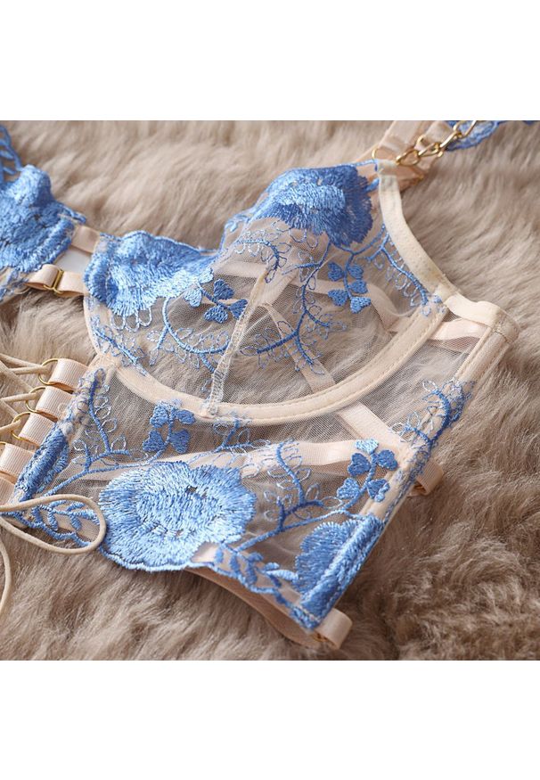 Intica - Komplet bielizny z koronką na wyjątkowe okazje Gritt. Kolor: fioletowy. Materiał: koronka. Wzór: koronka